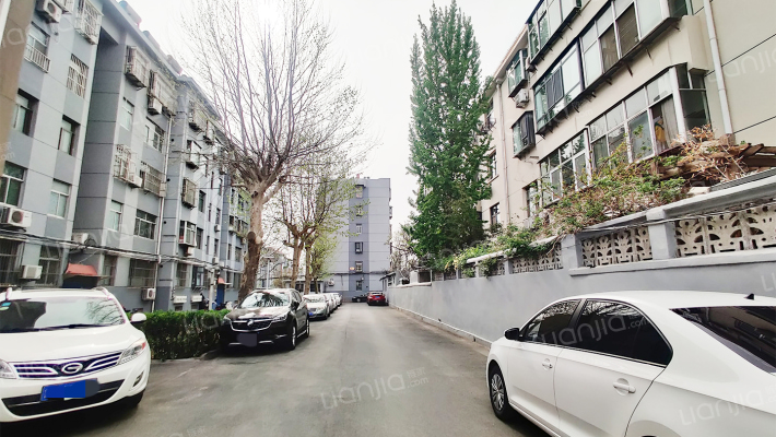 泰安市市直机关南院第一宿舍外景图