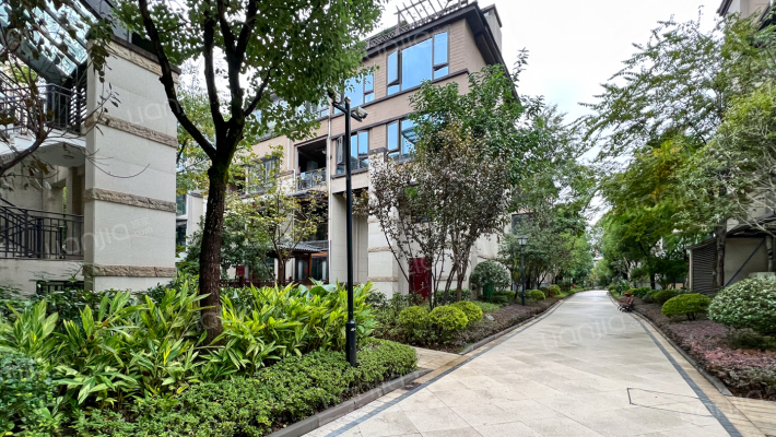 联发龙洲湾一号B区外景图