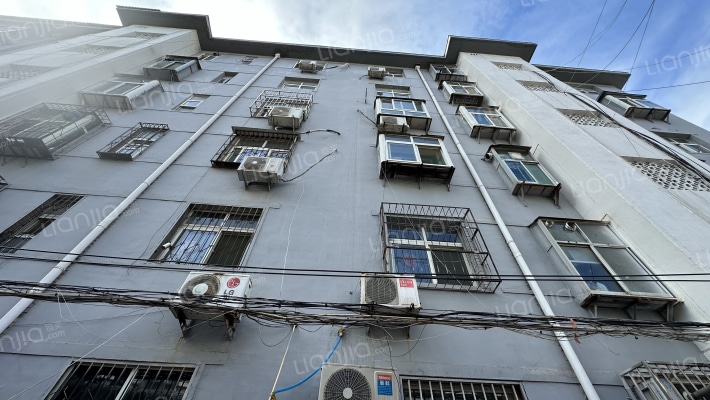 锅炉厂院外景图