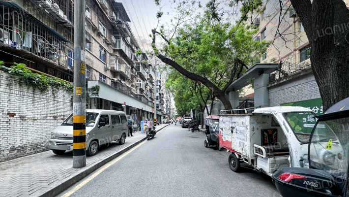 东十一道巷十号院外景图