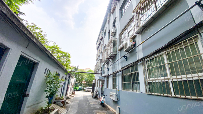 科技局宿舍外景图