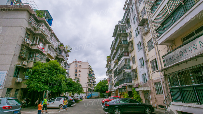 骖鸾路3号宿舍区外景图