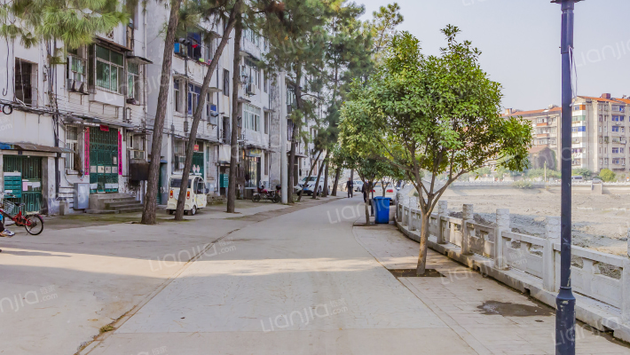 卫民巷5号院外景图