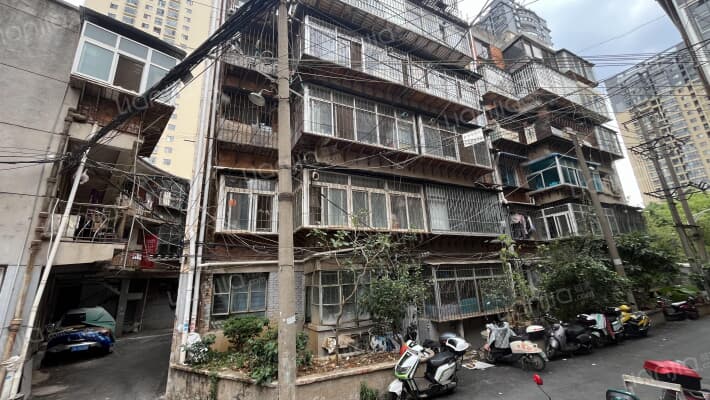 佴家湾玻璃厂宿舍外景图