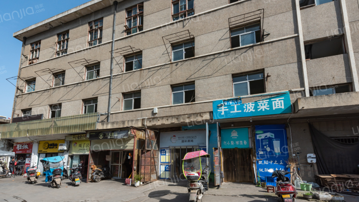 征稽家属院外景图