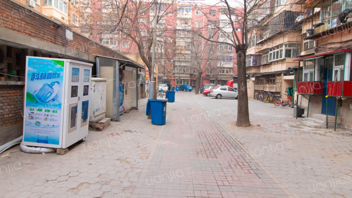 倚虹东里外景图