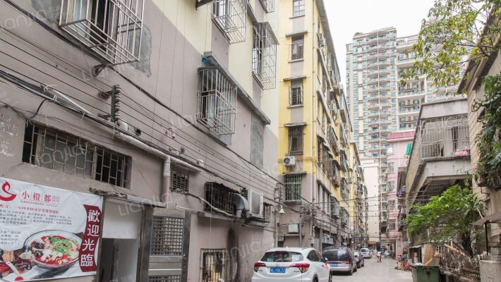 24区住宅楼外景图