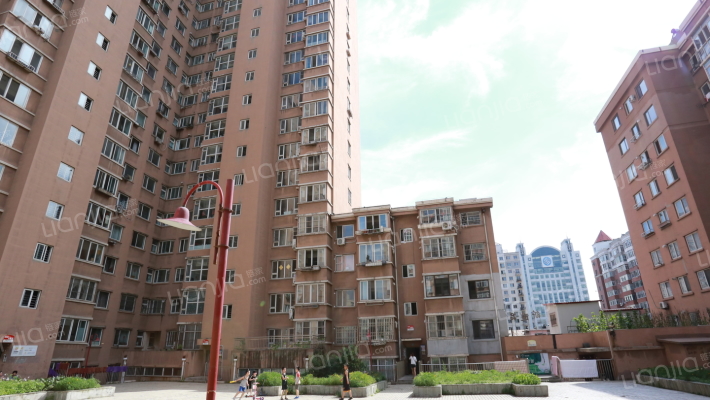 鹏城时代小区外景图