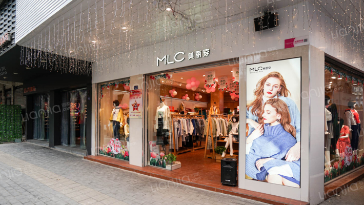 公交客运大楼外景图