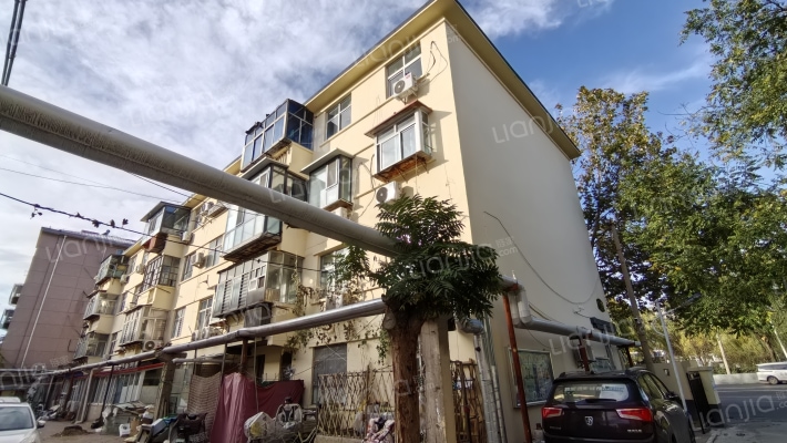 白酒厂宿舍外景图