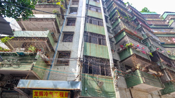 麦地直街13号外景图