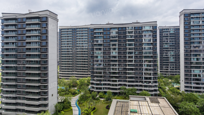 东升旭辉中心外景图