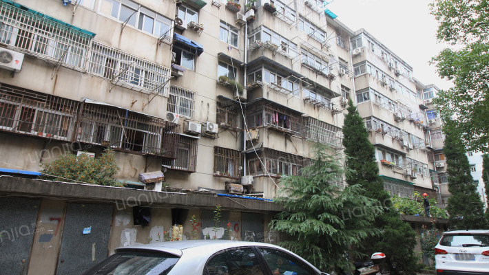 定淮门大街外景图