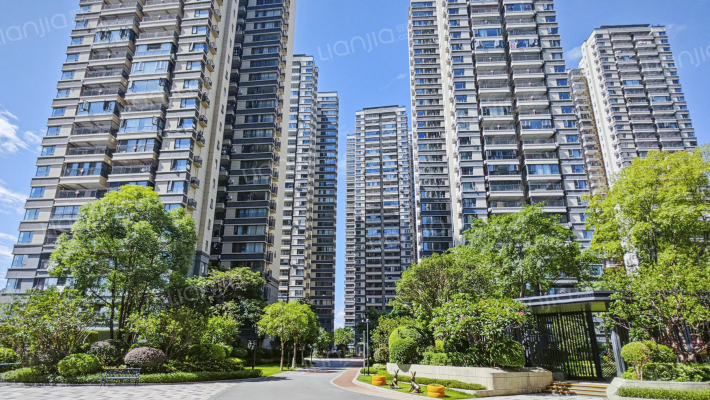 南宁绿地城外景图