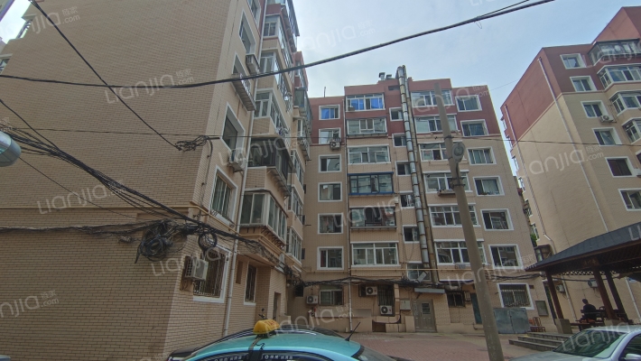 万民街（三八广场）外景图