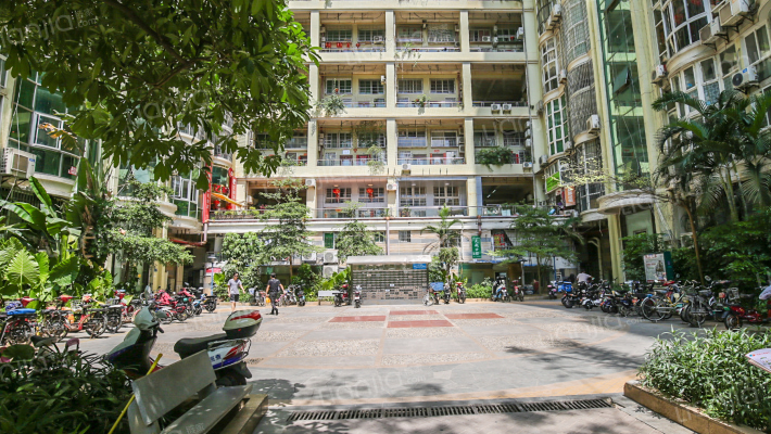 新景天湖广场外景图