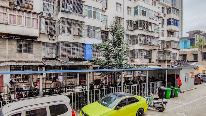 三王制衣家属院外景图