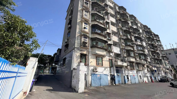 环山路商住楼外景图