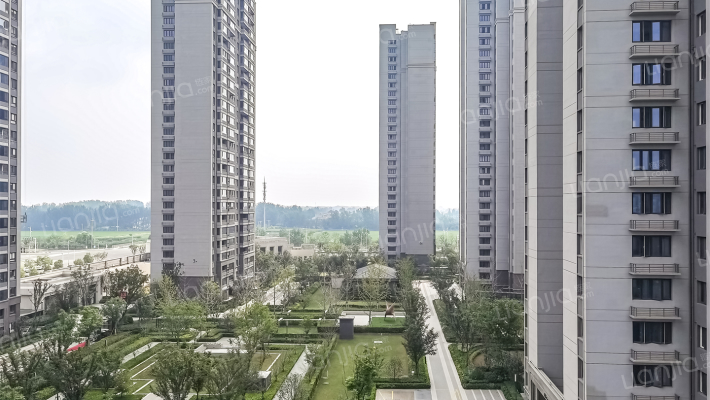 绿地高铁东城四期外景图