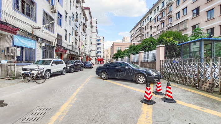 红椿广场外景图