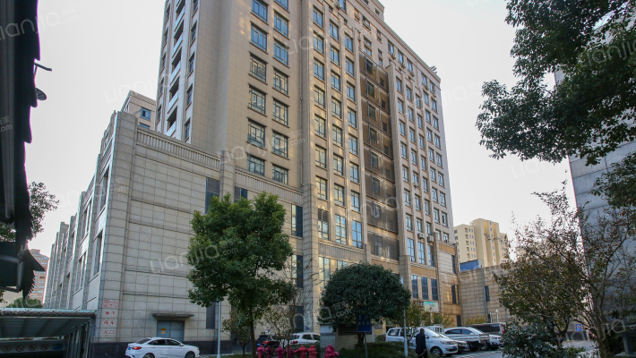 中国伞城商业广场外景图