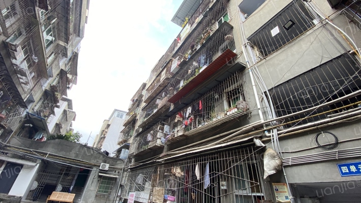 长荣街96号外景图