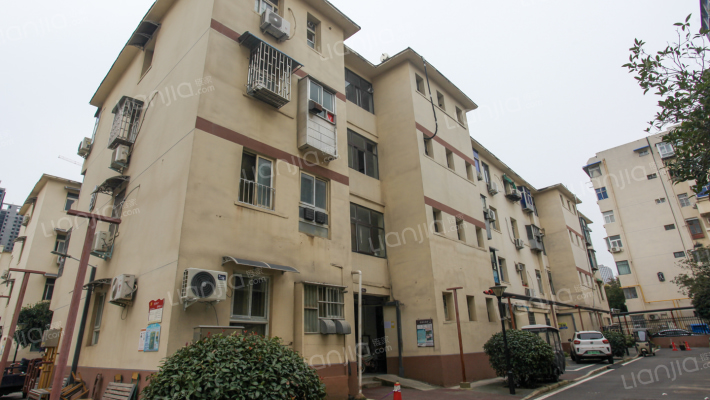 前进路50号院外景图