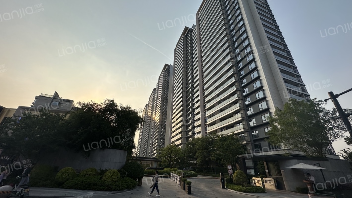 前湾江上湾外景图