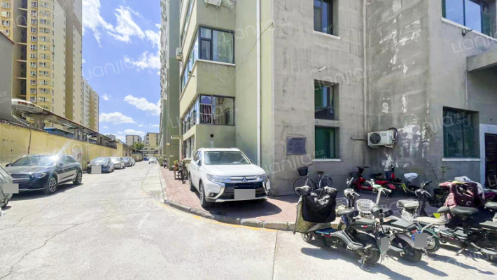 雅苑小区外景图