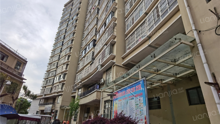 锦城财富广场外景图