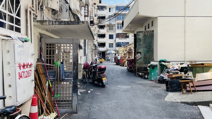 长卫住宅楼宿舍外景图