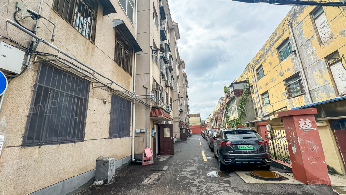 电信局住宅楼外景图