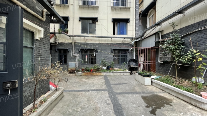 花阁路8号外景图