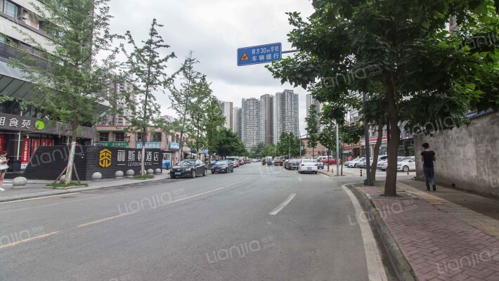 索尔龙舟外景图