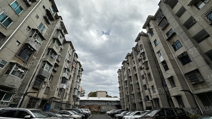 花溪大道南段635号外景图