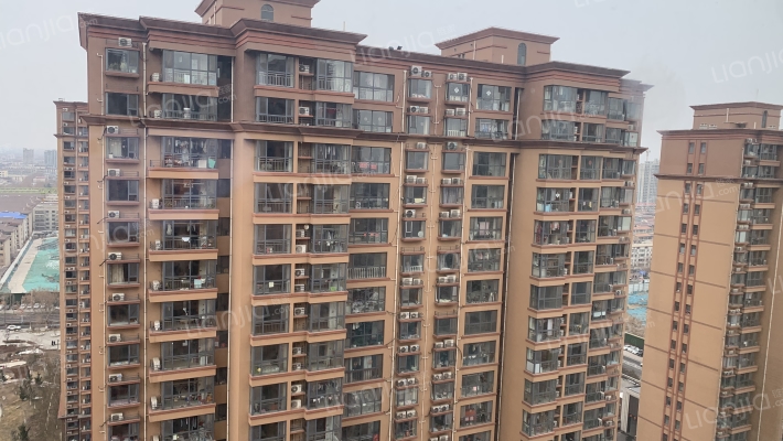 龙华苑西区外景图