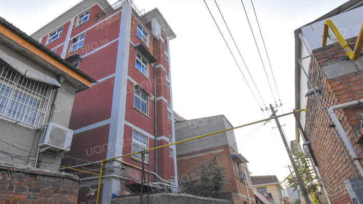 体育馆家属院外景图