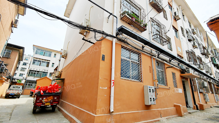 盐业果品宿舍外景图