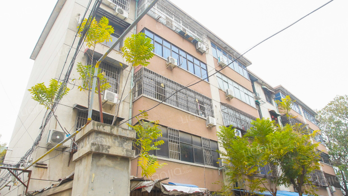 底商住宅楼外景图