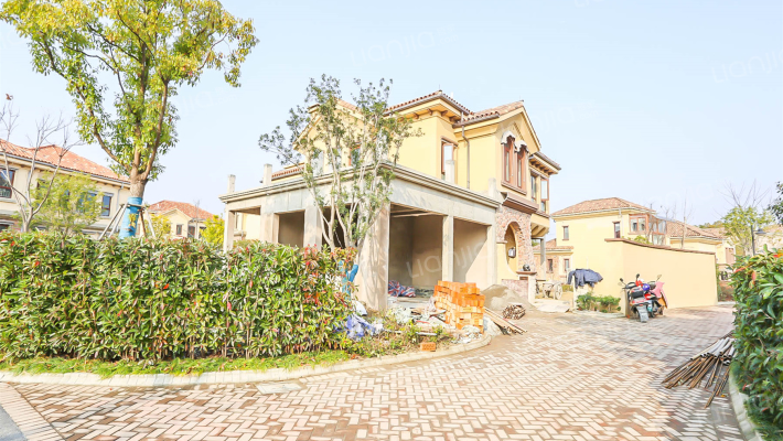 天邻湖景外景图