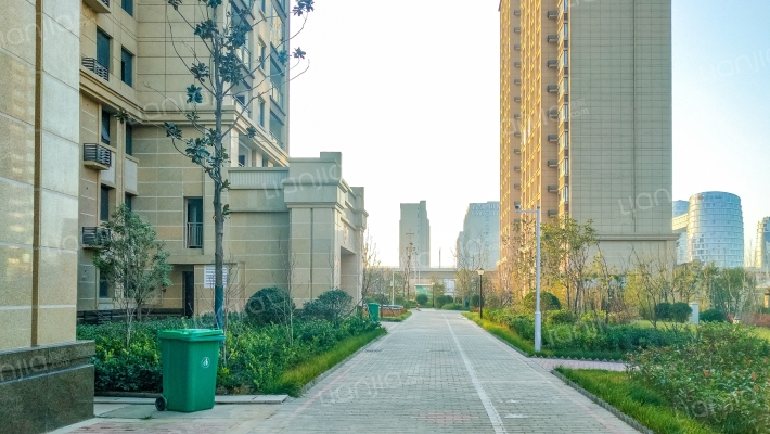 鸿运佳苑外景图