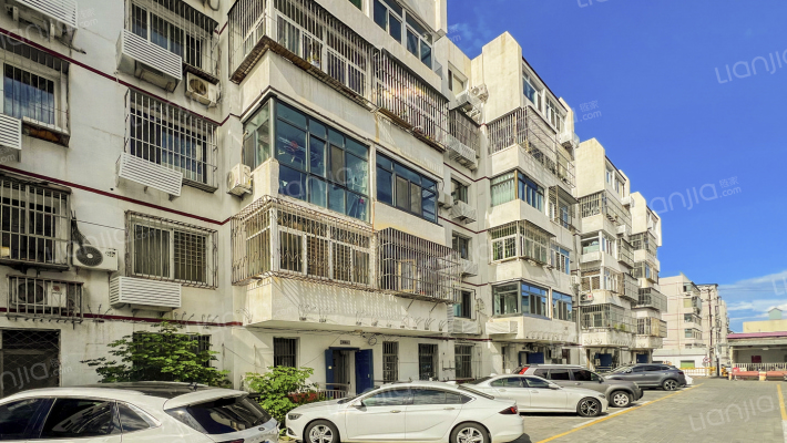 滨湖南街小区外景图