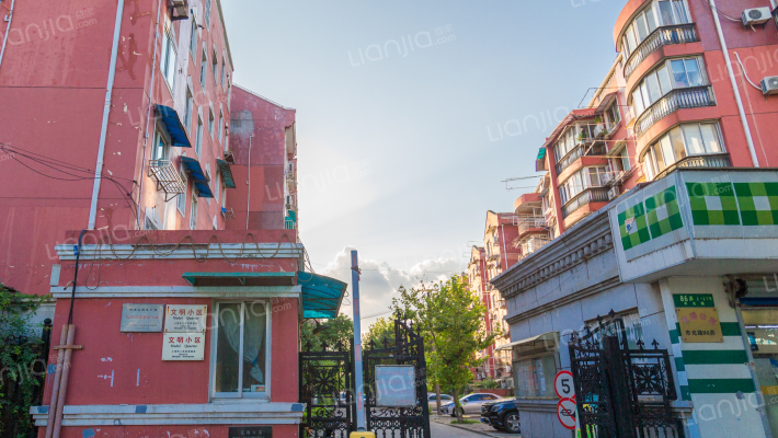 龙腾公寓外景图