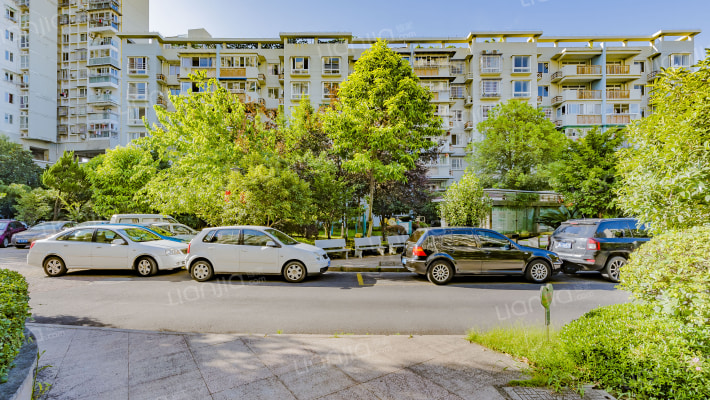 上堡公寓外景图