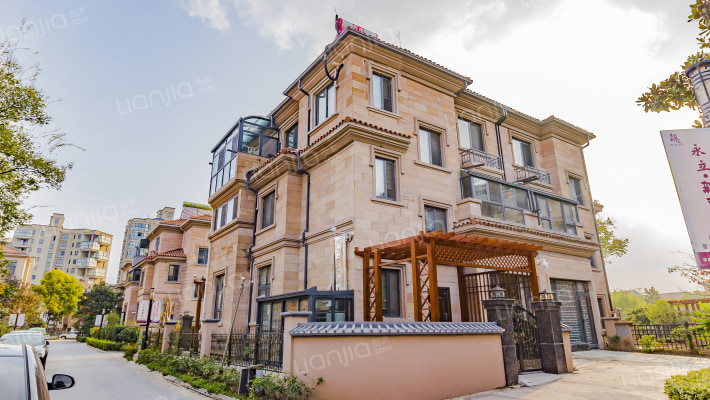 大湖城邦玫瑰园外景图