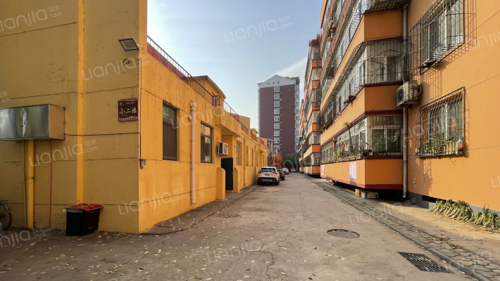 前机厂区宿舍小二楼外景图