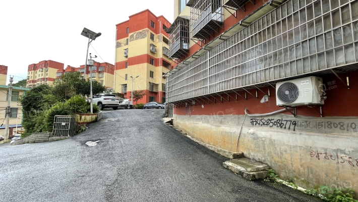 石硐小区外景图