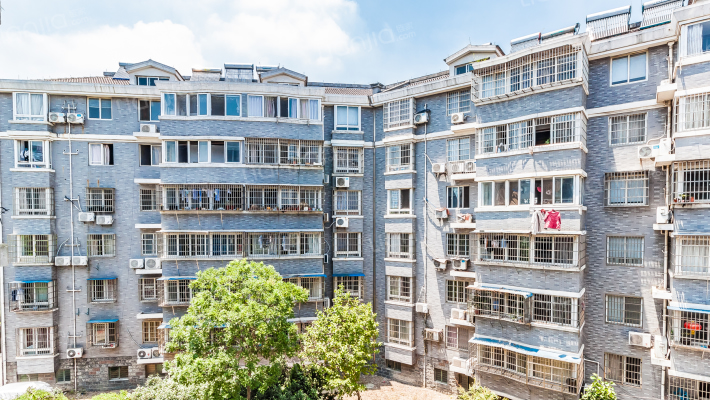 天平公寓外景图