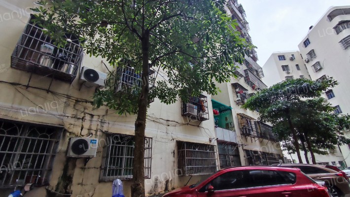 万春公寓外景图