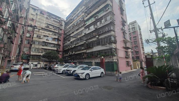 高管小区外景图